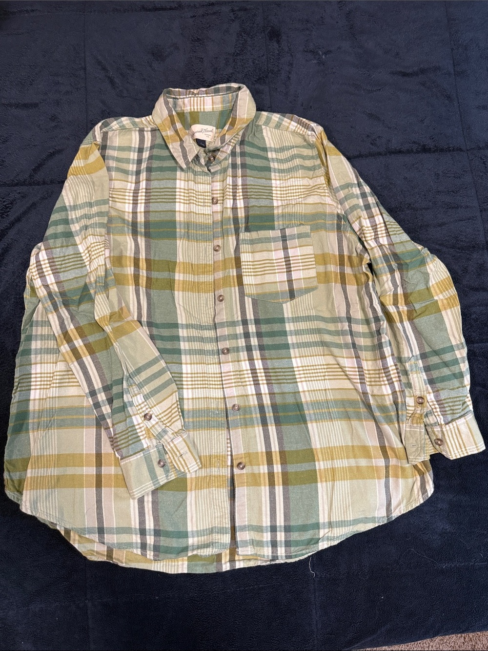 Universal Thread Women's Plaid Button-Down Shirt in Green and Tan